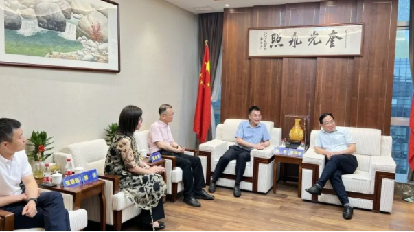 廈門(mén)市政協(xié)黨組副書(shū)記、副主席 黃國(guó)彬一行蒞臨我司考察調(diào)研